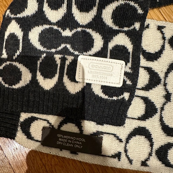 COACH Wool Scarf - Picture 4 of 4